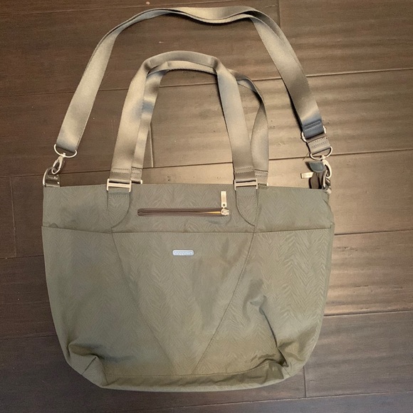 Baggallini Bags Baggalini Avenue Grey Laptop Tote Poshmark